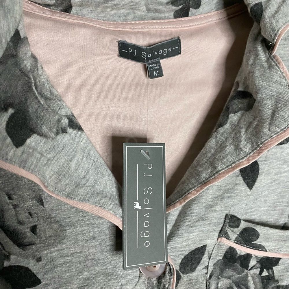 Nordstrom P.J. Salvage Pajama Top Graphic Roses Size M NWT